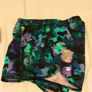 All in motion shorts